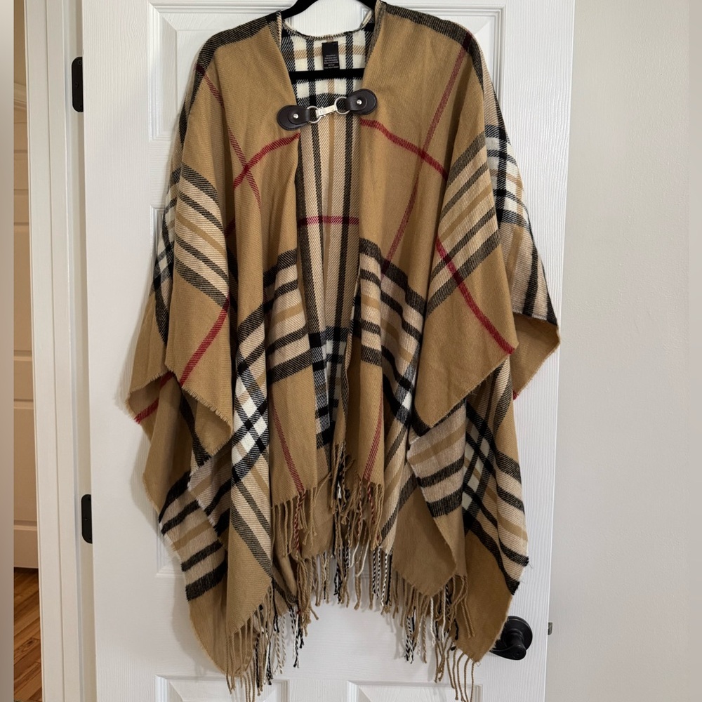 Burberry look Plaid Poncho - Great weight for spring